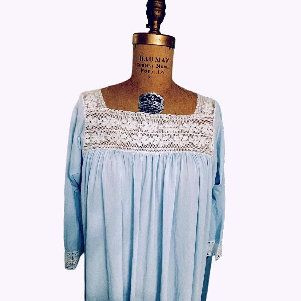 Vintage blue and cream long night dress - Aristocrat
